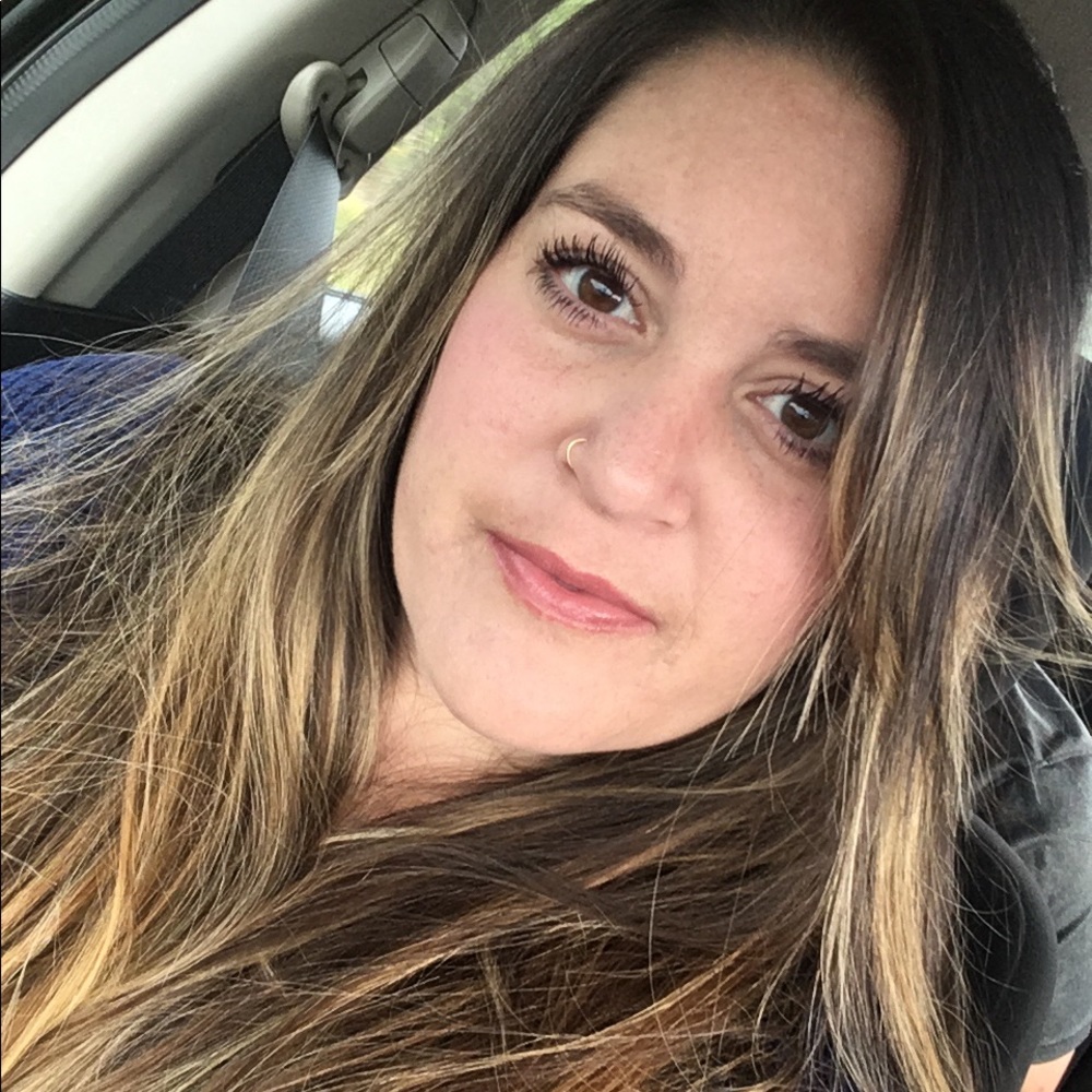 Meet your Posher, Ashley